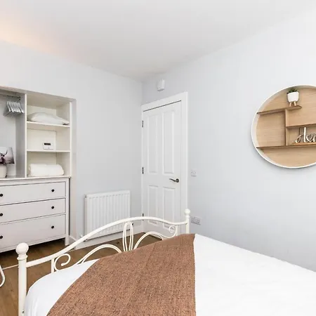 Luxury Modern 3 Bedroom In Centre