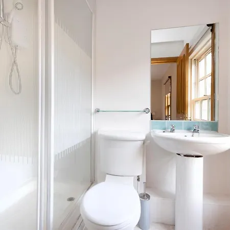 Apartmán Joivy Bright And Cosy Flat Near The Scotland Gallery *