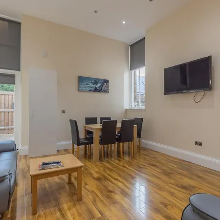 New 3-bedroom Close To Centre * Edimburgo