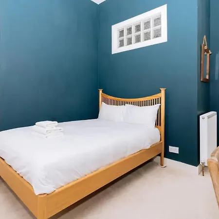 Charming 2 Bedroom Flat In Stockbridge