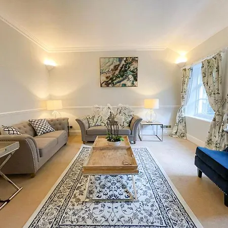 Sophisticated 3br With Garden, Quiet New Town Lane Apartment Edinburgh