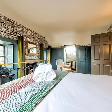The Rock House - Main House Apartment