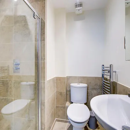 Super Castle Basement Apartment *