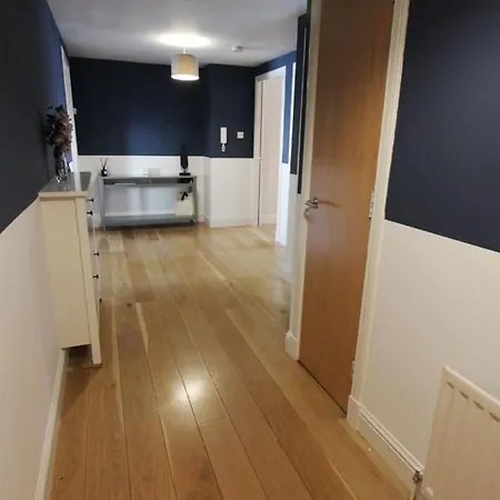 Spacious 2 Bed, 2 Bath -the Shore, Leith Эдинбург