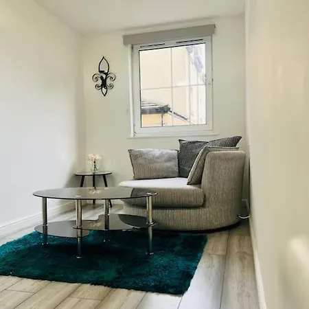 דירה Superb 2 Bedroom With Free Parking אדינבורו
