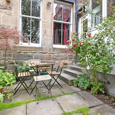 Joivy 3-bed Meadows Flat Near Castle * Edinburgh