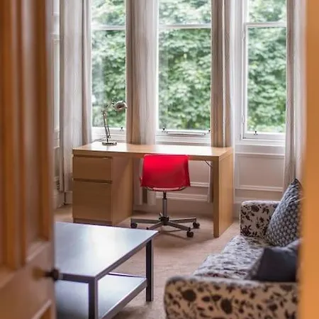 شقة Beautiful 2 Bed 2 Bath Flat Overlooking Meadows Park *