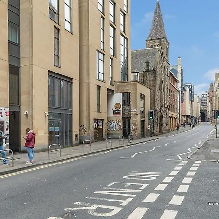 Perfect Location * Edinburgh