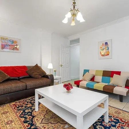 Perfect Location Edynburg