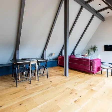 Linton Collection - 28 North Bridge