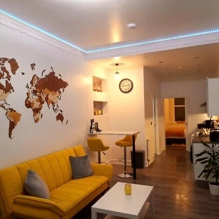 Modern Flat Near Centre. *