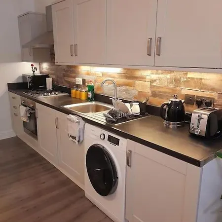 Modern Flat Near Centre. Appartement