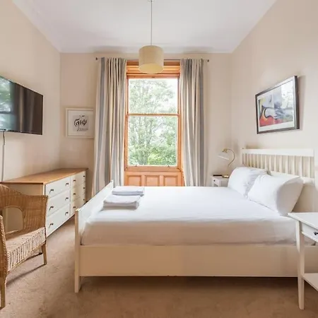 شقة Beautiful 2 Bed 2 Bath Flat Overlooking Meadows Park *