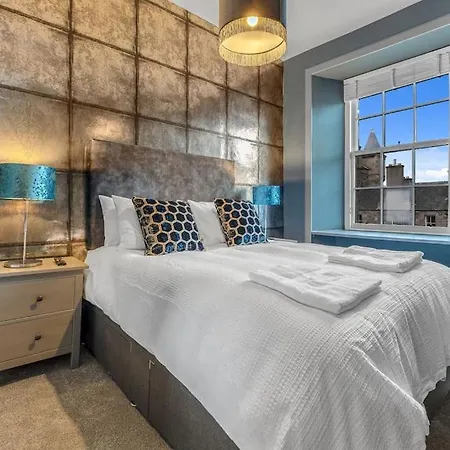 Boutique Modern Royal Mile Sleeps 4 公寓 爱丁堡