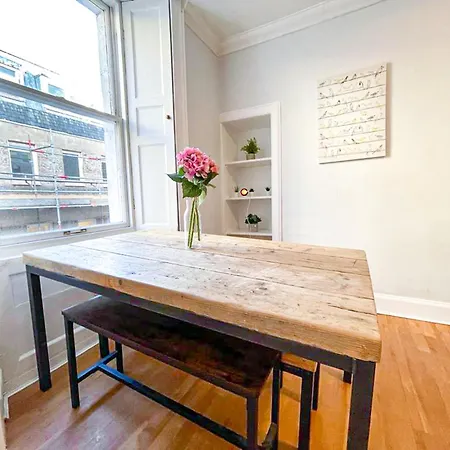 Rose Street's Hidden Treasure- 2bed Newly Refurbished Apartamento