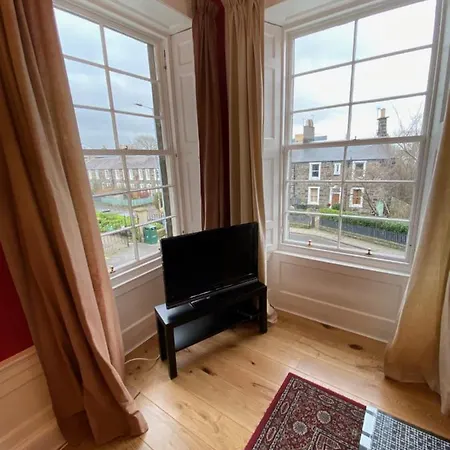 Daire Altido Classic 3br Moments From Haymarket Station *