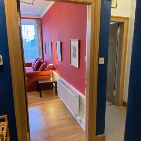 Altido Classic 3br Moments From Haymarket Station