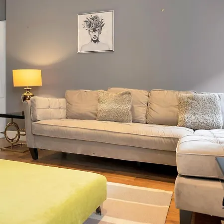 St. Germain - Spectacular West End 2br-1ba, Near Haymarket - Private Entrance & Courtyard By Bonjour Residences 公寓
