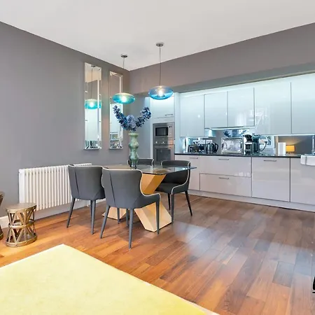 St. Germain - Spectacular West End 2br-1ba, Near Haymarket - Private Entrance & Courtyard By Bonjour Residences 公寓