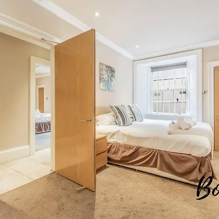 Appartamento New Town Main Door 3br-3ba - Free Parking & Patio By Bonjour Residences