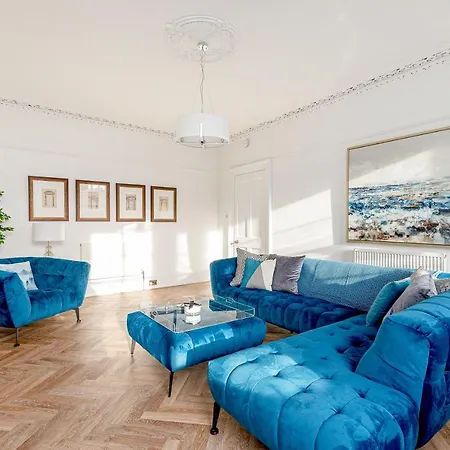 Heart Of Centre 3 Bed Georgian Apartment Edinburgh