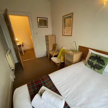 Altido Classic 3br Moments From Haymarket Station * Edinburgh