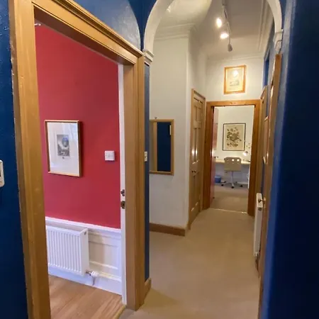 Daire Altido Classic 3br Moments From Haymarket Station *