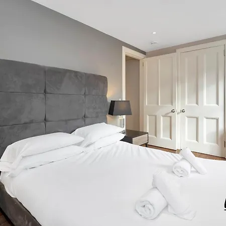 St. Germain - Spectacular West End 2br-1ba, Near Haymarket - Private Entrance & Courtyard By Bonjour Residences 公寓 爱丁堡