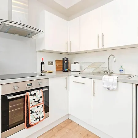 Mabillon - Gorgeous-haymarket, Centre-free Parking By Bonjour Residences