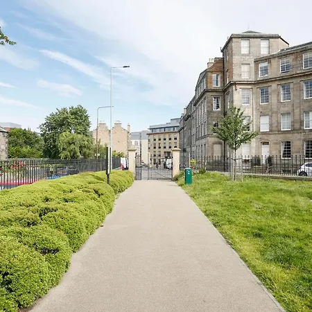 Altido Classic 3br Moments From Haymarket Station * Edinburgh