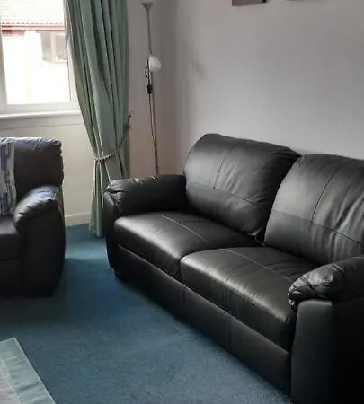 Ideal Location With Free On-site Private Parking Appartement