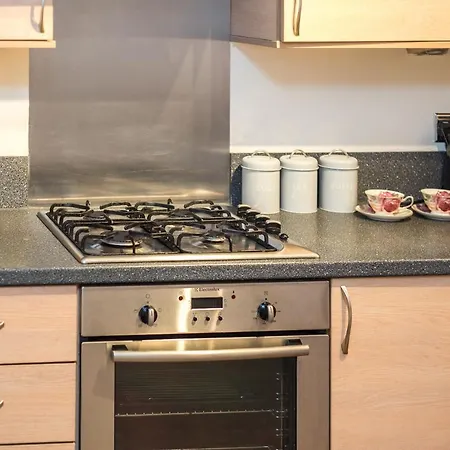 Elegant 2 Bedroom Centre - Free Parking - Private Balcony * Edimburgo