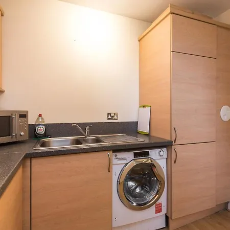 Elegant 2 Bedroom Centre - Free Parking - Private Balcony * Edimburgo