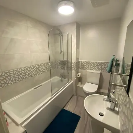 Fabulous 3 Bedroom Flat Διαμέρισμα *