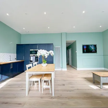 Beautiful 2br, Private Entry In Vibrant Leith Lägenhet Edinburg