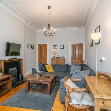 Newly Decorated Spacious 2bed Flat In Chic Area * Edimburgo