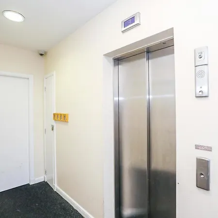 Waterfront Castle View 3 Bed Edinburgh