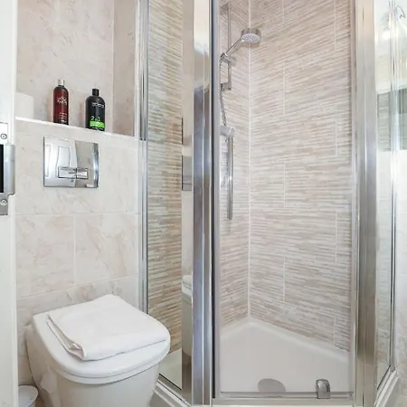 Waterfront Castle View 3 Bed * Edinburgh