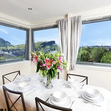Panoramic City Views Apartment, Abbey Lane إدنبرة