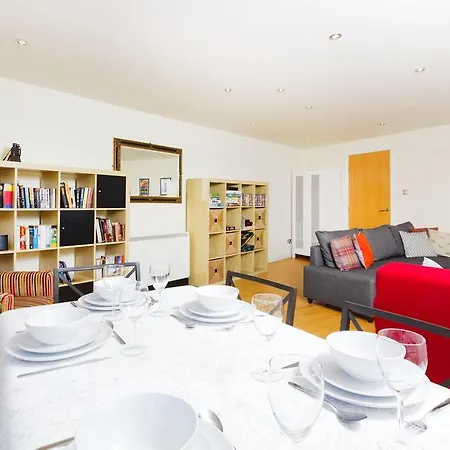 Panoramic City Views Apartment, Abbey Lane شقة