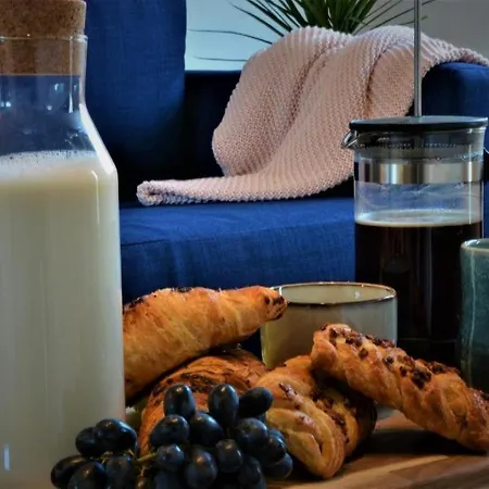 Peaceful, Lovely And Modern, Entire House Semesterbostad *