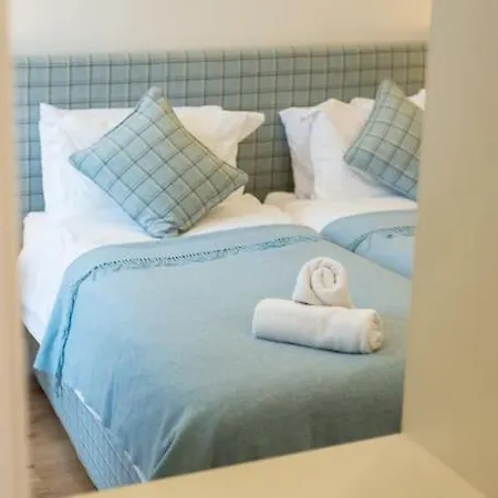 Self Catering , Centre With Parking