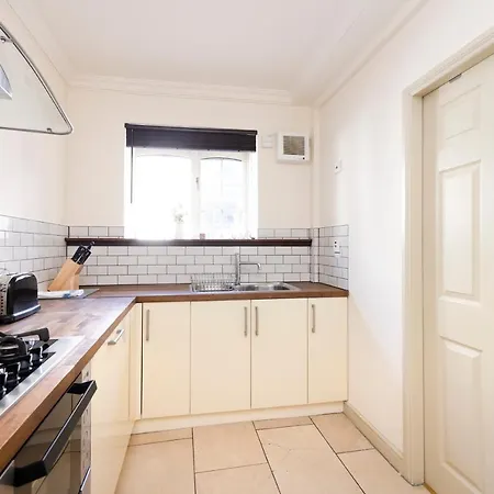 Joivy Cute House With Courtyard Semesterbostad