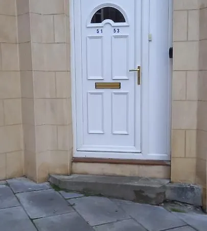 Apartment Lovely Spacious Double Beds Sleeps 8 *