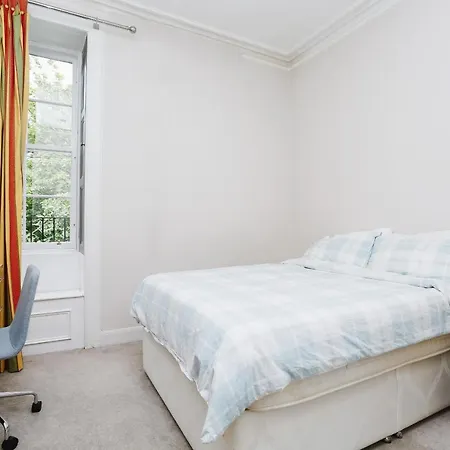 Fabulous 5 Double Bedroom Old Town * Edynburg