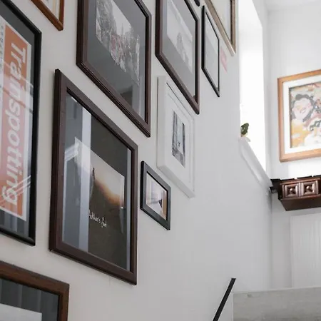 Broomhouse Δωμάτια σε οικογενειακή κατοικία *