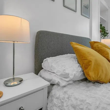 Spacious & Modern 1 Bedroom Flat - Near Centre & Arthur Seat 公寓 *