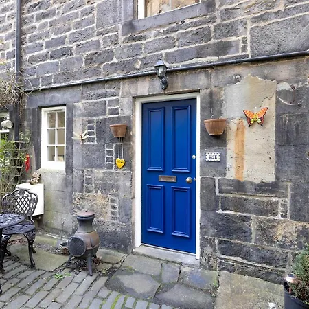 Semesterbostad Joivy Cute House With Courtyard *