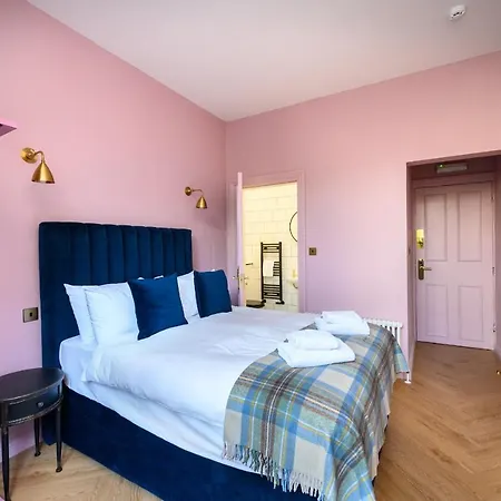 Comfortable Ground Floor Double Edimburgo