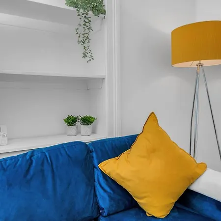 Spacious & Modern 1 Bedroom Flat - Near Centre & Arthur Seat 公寓